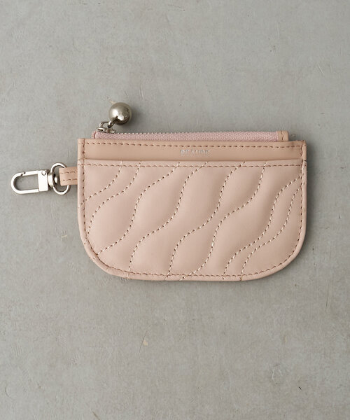 Beau're(ヴュレ)の「【BEAURE ビュレ】ウェーブキルティング フラグメントケース(パスケース・レディース・ブラック/ピンク/シルバー/ブルー/ライトベージュ・0)」の15枚目の写真
