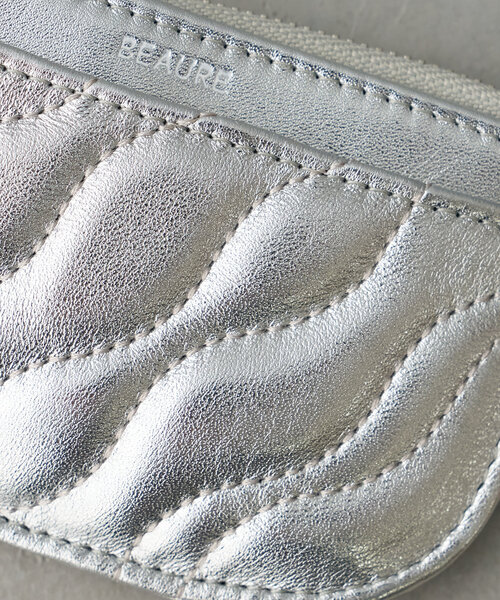 Beau're(ヴュレ)の「【BEAURE ビュレ】ウェーブキルティング フラグメントケース(パスケース・レディース・ブラック/ピンク/シルバー/ブルー/ライトベージュ・0)」の7枚目の写真