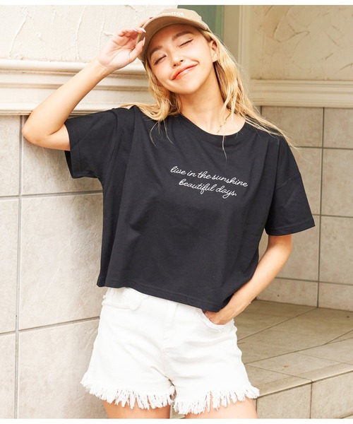anap mimpi（アナップミンピ）の「メッセージ刺繍 Tシャツ（Tシャツ/カットソー・レディース・ベージュ系その他/ホワイト/ブラック・FREE）」の2枚目の写真