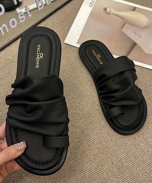 mebole（メボレ）の「プリーツベルトサンダル（サンダル・レディース・ブラック/アイボリー/シルバー・LARGE/MEDIUM/SMALL）」の19枚目の写真
