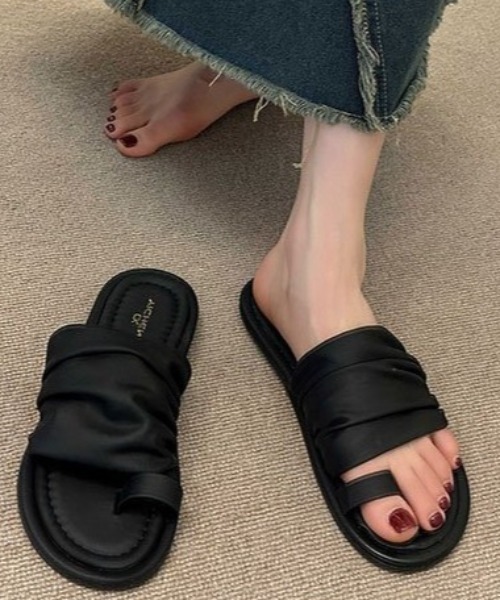 mebole（メボレ）の「プリーツベルトサンダル（サンダル・レディース・ブラック/アイボリー/シルバー・LARGE/MEDIUM/SMALL）」の10枚目の写真