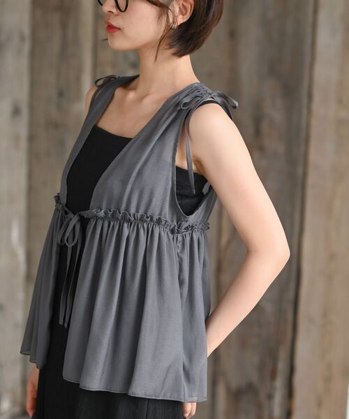 rps（アールピーエス）の「光沢シアーリボンベスト（ベスト・レディース・ブラック/アイボリー/チャコールグレー・フリー）」の3枚目の写真