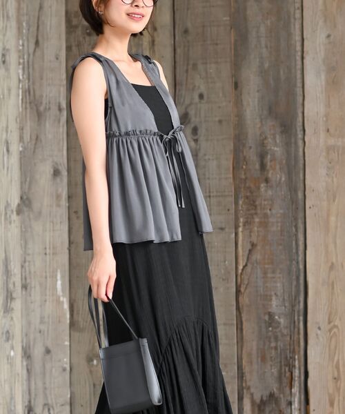 rps（アールピーエス）の「光沢シアーリボンベスト（ベスト・レディース・ブラック/アイボリー/チャコールグレー・フリー）」の13枚目の写真