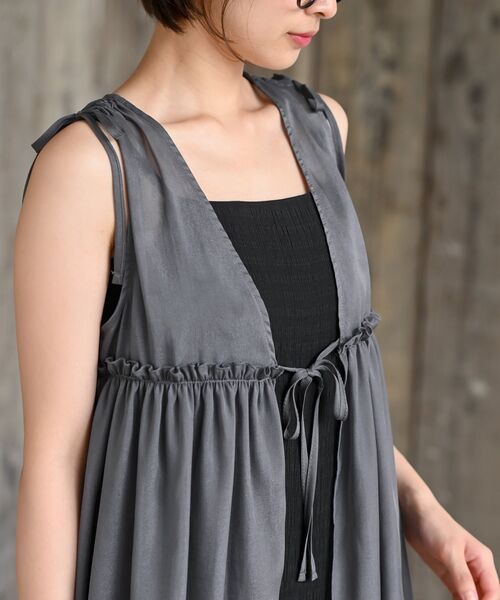 rps（アールピーエス）の「光沢シアーリボンベスト（ベスト・レディース・ブラック/アイボリー/チャコールグレー・フリー）」の17枚目の写真