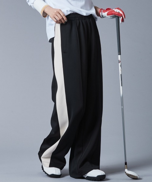 CHIC STYLE(シックスタイル)の「サイドライントラックパンツ <大きいサイズ有>シックスタイルゴルフ (その他パンツ・レディース・ブラック/アイボリー・5L/4L/3L/LL/L/M)」の1枚目の写真