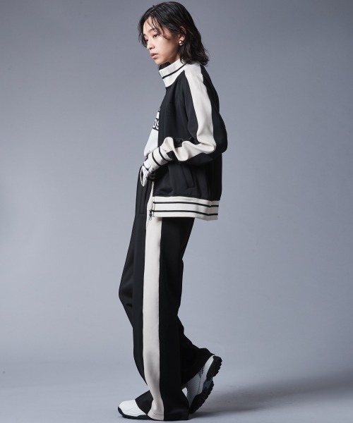 CHIC STYLE(シックスタイル)の「サイドライントラックパンツ <大きいサイズ有>シックスタイルゴルフ (その他パンツ・レディース・ブラック/アイボリー・5L/4L/3L/LL/L/M)」の22枚目の写真