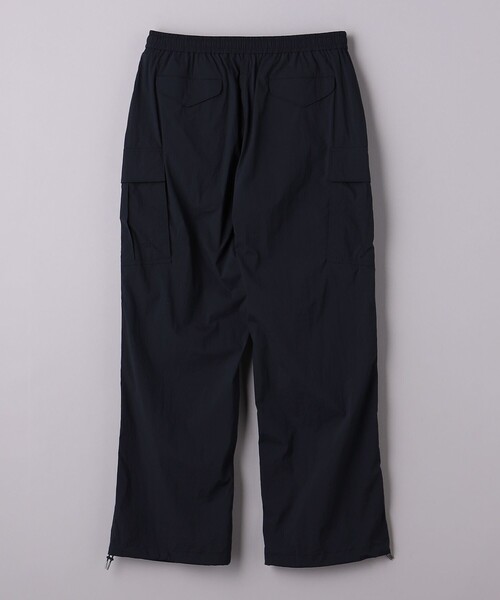 UNITED ARROWS（ユナイテッドアローズ）の「クリスピーナイロン 6ポケット オールギャザー イージーパンツ（カーゴパンツ・メンズ・ネイビー/ダークグリーン・S/M/L）」の12枚目の写真