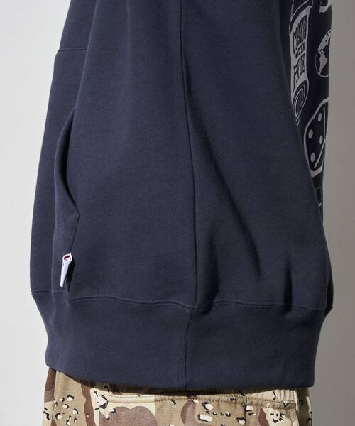 BEN DAVIS（ベンデイビス）の「BEN DAVIS/ベンデイビス 別注 SPRAY LOGO HOODIE(限定展開)（パーカー・メンズ・ブラック/ライトグレー/ネイビー・MEDIUM/LARGE/X-LARGE）」の7枚目の写真