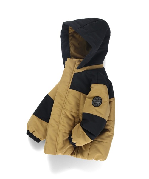 BRANSHES（ブランシェス）の「【あったか/撥水】THERMOLITE／ECOMODE中綿ブルゾン（ブルゾン・キッズ・キャメル/ブラック・130cm/140cm/150cm/100cm/110cm/90cm/120cm）」の4枚目の写真