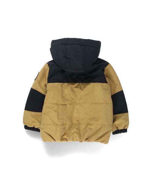 BRANSHES（ブランシェス）の「【あったか/撥水】THERMOLITE／ECOMODE中綿ブルゾン（ブルゾン・キッズ・キャメル/ブラック・130cm/140cm/150cm/100cm/110cm/90cm/120cm）」の14枚目の写真