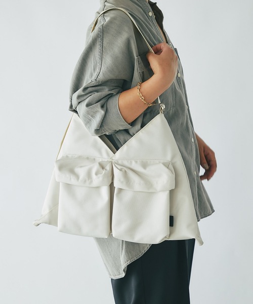 Woods（ウッズ）の「Woods/ポリエステルショルダーバッグ（ショルダーバッグ・レディース・ホワイト/ブラック・FREE）」の2枚目の写真