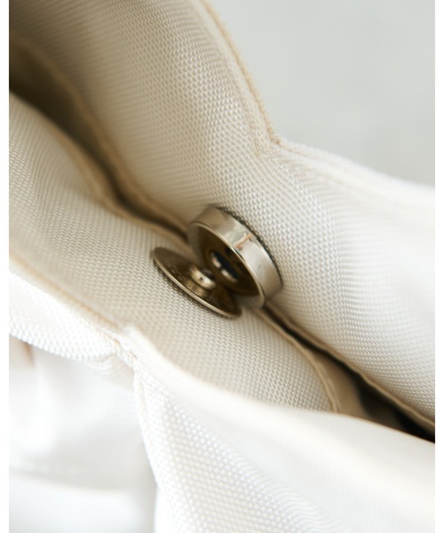 Woods（ウッズ）の「Woods/ポリエステルショルダーバッグ（ショルダーバッグ・レディース・ホワイト/ブラック・FREE）」の9枚目の写真