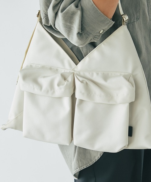 Woods（ウッズ）の「Woods/ポリエステルショルダーバッグ（ショルダーバッグ・レディース・ホワイト/ブラック・FREE）」の14枚目の写真