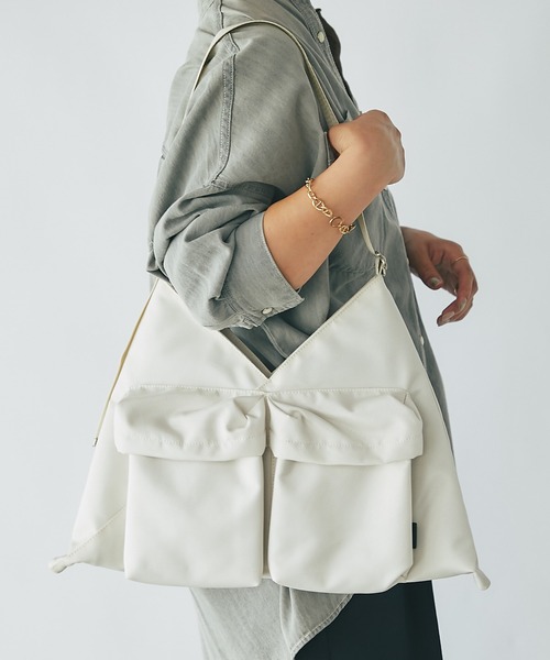 Woods（ウッズ）の「Woods/ポリエステルショルダーバッグ（ショルダーバッグ・レディース・ホワイト/ブラック・FREE）」の12枚目の写真