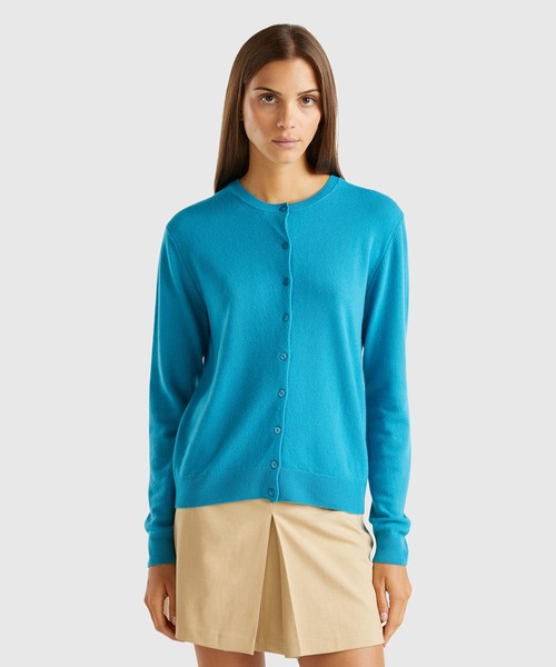 BENETTON (UNITED COLORS OF BENETTON)（ベネトンユナイテッドカラーズオブベネトン）の「ヴァージンウール100％ラウンドネックニットカーディガン（カーディガン/ボレロ・レディース・ターコイズブルー/ダークグリーン/ブルー/ダークブルー/パープル/フューシャピンク・LARGE/MEDIUM/SMALL/X-SMALL）」の2枚目の写真