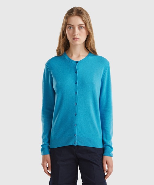 BENETTON (UNITED COLORS OF BENETTON)（ベネトンユナイテッドカラーズオブベネトン）の「ヴァージンウール100％ラウンドネックニットカーディガン（カーディガン/ボレロ・レディース・ターコイズブルー/ダークグリーン/ブルー/ダークブルー/パープル/フューシャピンク・LARGE/MEDIUM/SMALL/X-SMALL）」の3枚目の写真
