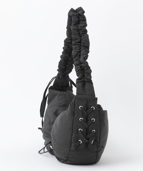 tiny tiny（ティニーティニー）の「サイド編み上げショルダーバッグ[tiny tiny(ティニーティニー)]（ショルダーバッグ・レディース・シルバー/ブラック/カーキ・FREE）」の5枚目の写真