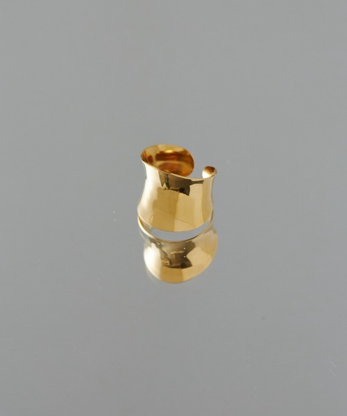 ciite' surgical stainless(シーテサージカルステンレス)の「【 金属アレルギー対応 】 ニュアンスリング サージカルステンレス (リング・レディース・ゴールド・FREE)」の2枚目の写真