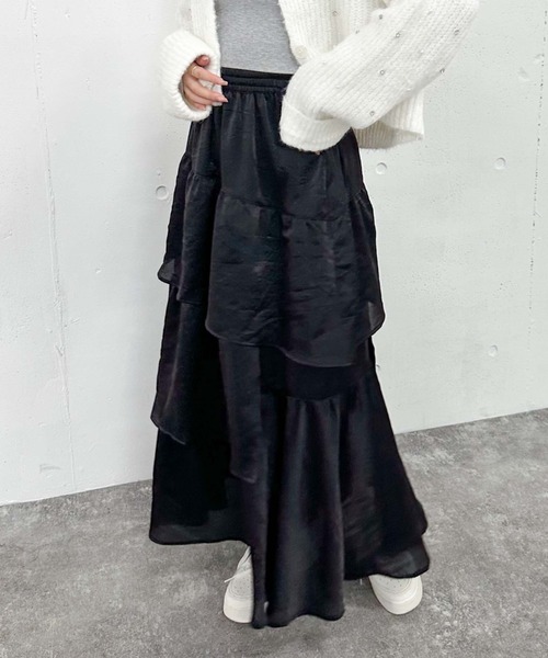 archives（アルシーヴ）の「グロッシーランダムティアードスカート（スカート・レディース・ベージュ/ブラック/アイボリー/オレンジ・MEDIUM）」の3枚目の写真