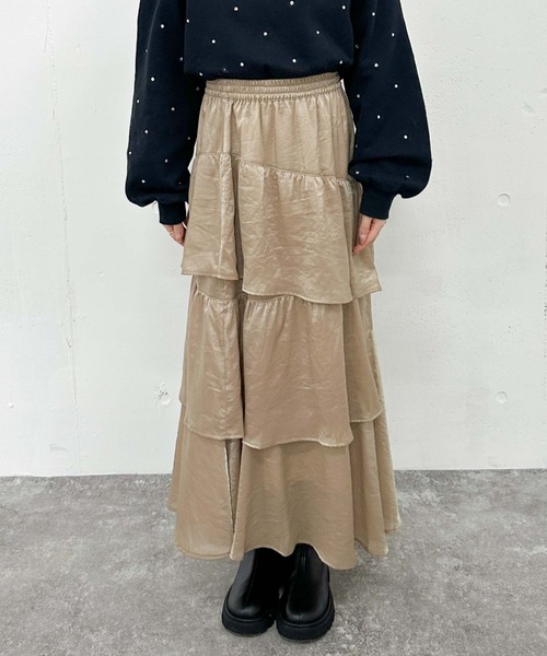 archives（アルシーヴ）の「グロッシーランダムティアードスカート（スカート・レディース・ベージュ/ブラック/アイボリー/オレンジ・MEDIUM）」の14枚目の写真