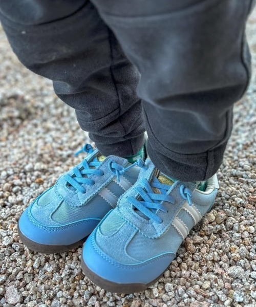 TOPSTAR（トップスター）の「KIDS TOPSTAR ゴム紐U型マジックテープスニーカー（スニーカー・キッズ・ブルー/ブラウン/グリーン/ピンク・24inch/26inch/27inch/28inch/29inch/30inch/31inch）」の3枚目の写真