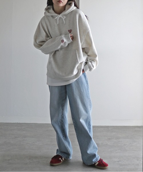COURO（コウロ）の「リボンアート/ハートアート文字刺繍プルオーバーパーカー（パーカー・レディース・グレー/チャコールグレー/グレー系/ネイビー系/ブラック/ホワイト系/アイボリー/ホワイト/オートミール/ネイビー/チャコール/ブラック系・M/L）」の19枚目の写真