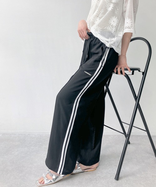 AS KNOW AS plus（アズノゥアズプラス）の「◇伸びイージースラックス（スラックス・レディース・ブラック系/ブラウン系/グレー系/アイボリー系/グレー系2/ブラック系2/サックスブルー系2/ブラウン系1/アイボリー系1/グレー系3/カーキ系3/アイボリー系3・FREE）」の3枚目の写真