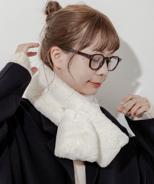 SMELLY（スメリー）の「エコファーミニティペット（マフラー・レディース・ライトブルー/ホワイト・-）」の2枚目の写真