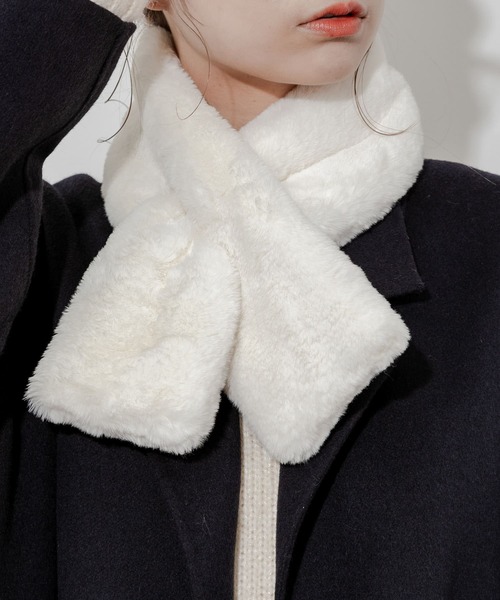 SMELLY（スメリー）の「エコファーミニティペット（マフラー・レディース・ライトブルー/ホワイト・-）」の4枚目の写真