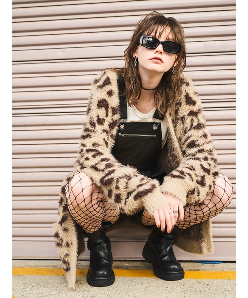 EGOIST（エゴイスト）の「ソフトフェイクレザーサロペット（サロペット/オーバーオール・レディース・ブラック・S/M）」の2枚目の写真