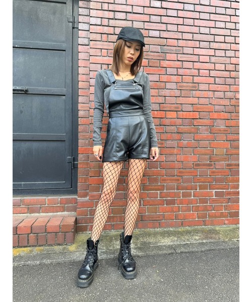 EGOIST（エゴイスト）の「ソフトフェイクレザーサロペット（サロペット/オーバーオール・レディース・ブラック・S/M）」の14枚目の写真