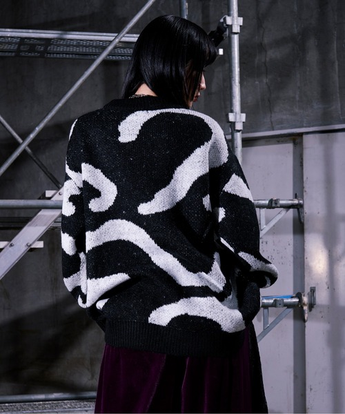 Ellno Loset(エルノロゼット)の「ニュアンスラインニット(ニット/セーター・メンズ・ブルーグレー/ブラック・LARGE/MEDIUM/SMALL)」の15枚目の写真