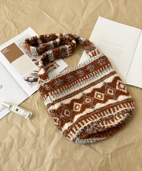 NOLITA LABORATORY(ノリータラボラトリー)の「【 NOLITA / ノリータ 】ボヘミアン エスニック柄 ボア ショルダーバッグ(ショルダーバッグ・レディース・ブラック/レッド/ブラウン・FREE)」の1枚目の写真