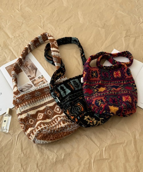 NOLITA LABORATORY(ノリータラボラトリー)の「【 NOLITA / ノリータ 】ボヘミアン エスニック柄 ボア ショルダーバッグ(ショルダーバッグ・レディース・ブラック/レッド/ブラウン・FREE)」の7枚目の写真