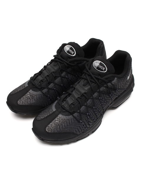 NIKE（ナイキ）の「NIKE(ナイキ) AIR MAX 95 ULTRA JCRD 749771-001 / 105-NKE-A/NC749771（スニーカー・メンズ・ブルー/ブラック・27/28）」の2枚目の写真