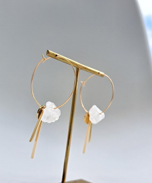 CERCA(チェルカ)の「MILIA/Ice floe フープピアス 【金属アレルギー対応】(ピアス(両耳用)・レディース・ホワイト・FREE)」の3枚目の写真