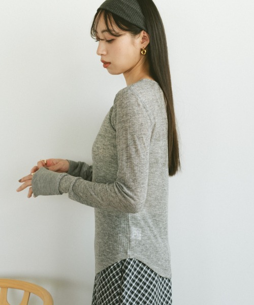 VANNIE U(ヴァニーユー)の「ミニスナップシアートップス(Tシャツ/カットソー・レディース・アイボリー/ブラック/グレー・FREE)」の21枚目の写真