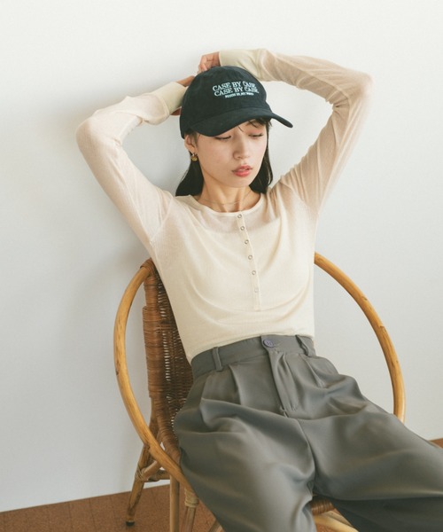VANNIE U(ヴァニーユー)の「ミニスナップシアートップス(Tシャツ/カットソー・レディース・アイボリー/ブラック/グレー・FREE)」の11枚目の写真