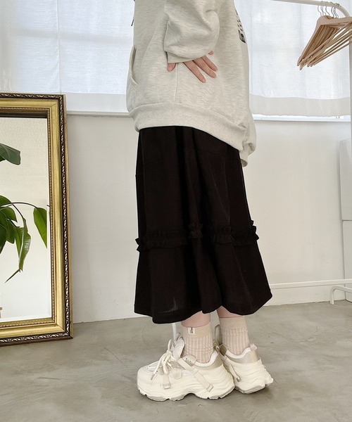 Nana(ナナ)の「コーデュロイティアードロングスカート(スカート・レディース・ブラック/アイボリー・FREE)」の12枚目の写真