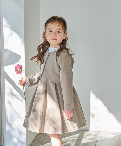 pairmanon(ペアマノン)の「ボレロ&ノースリーブプリーツワンピース(ワンピース・キッズ・ベージュ/ネイビー・140/130/150/100/120/110/90)」の3枚目の写真