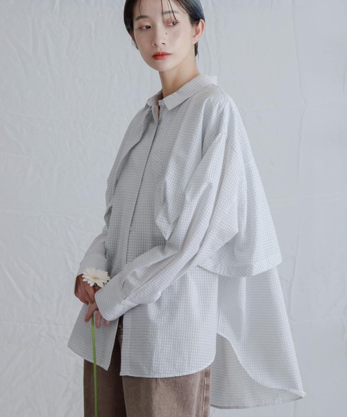 KBF(ケイビーエフ)の「チェックレイヤードBIGシャツ(シャツ/ブラウス・レディース・オフホワイト/ネイビー/アイボリー・ONE)」の2枚目の写真