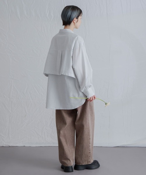 KBF(ケイビーエフ)の「チェックレイヤードBIGシャツ(シャツ/ブラウス・レディース・オフホワイト/ネイビー/アイボリー・ONE)」の7枚目の写真