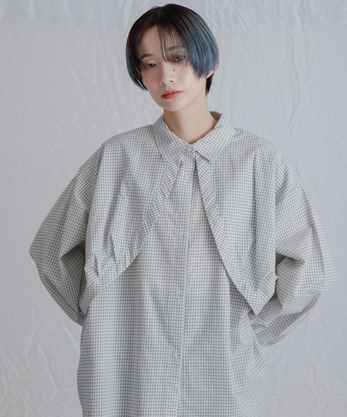 KBF(ケイビーエフ)の「チェックレイヤードBIGシャツ(シャツ/ブラウス・レディース・オフホワイト/ネイビー/アイボリー・ONE)」の11枚目の写真