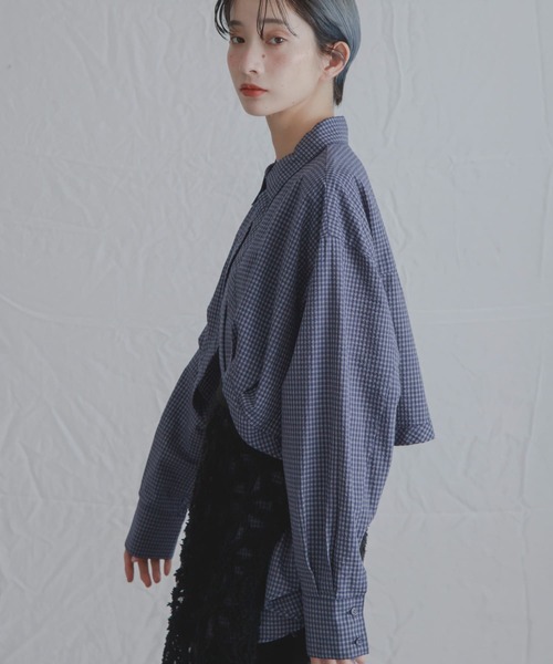 KBF(ケイビーエフ)の「チェックレイヤードBIGシャツ(シャツ/ブラウス・レディース・オフホワイト/ネイビー/アイボリー・ONE)」の16枚目の写真