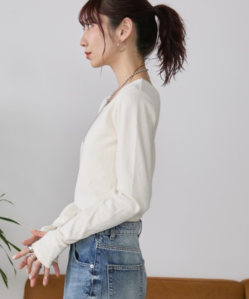 Auntie Rosa Holiday(アンティローザホリデー)の「ホックストラップバックオープンプルオーバー(Tシャツ/カットソー・レディース・ベージュ/ブラック/サックスブルー・FREE)」の6枚目の写真