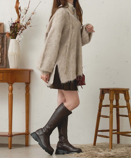 Ambre Neige(アンブルネージュ)の「ルーズシャギーVネックニット/WEB/EC限定商品(ニット/セーター・レディース・ダークブラウン/オレンジ/アイボリー/ライトブルー・FREE)」の22枚目の写真