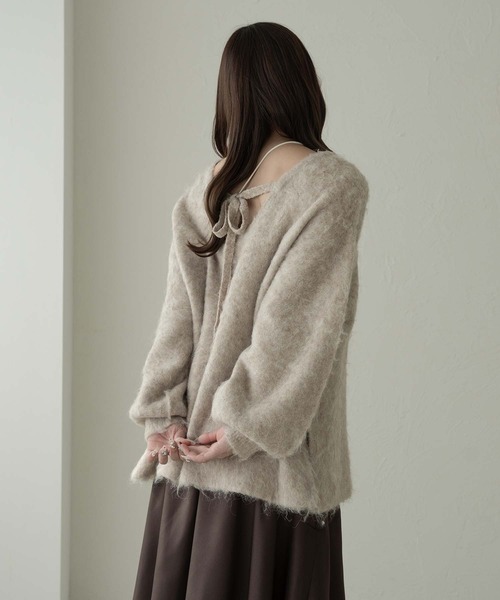 Ambre Neige(アンブルネージュ)の「ルーズシャギーVネックニット/WEB/EC限定商品(ニット/セーター・レディース・ダークブラウン/オレンジ/アイボリー/ライトブルー・FREE)」の15枚目の写真