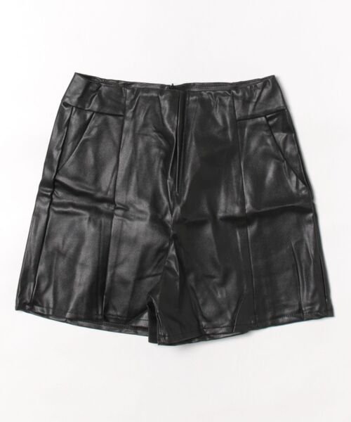 Lace Ladies(レースレディース)の「センター 切り替え レザー調 ショート パンツ(その他パンツ・レディース・ブラック・XS/XL/L/M/S)」の1枚目の写真