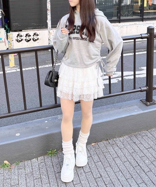 INGNI(イング)の「フロントロゴスウェットショートパーカー(パーカー・レディース・ブラック/グレー/オフホワイト・M)」の6枚目の写真