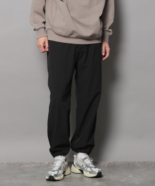 BAYFLOW（ベイフロー）の「【BUDDIES Dept.】ナイロントラウザー[ストレッチ・イージーケア・マシンウォッシャブル]（その他パンツ・メンズ・ブラック/グレー・MEDIUM/LARGE）」の2枚目の写真